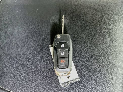 Used 2016 Ford F150 XLT RWD image 38