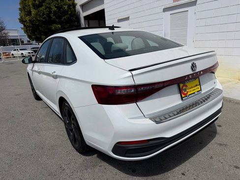 New 2026 Volkswagen Jetta SE FWD image 4