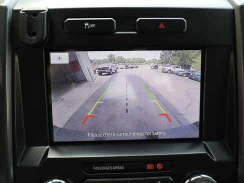 Used 2022 Ford F250 XLT w/ Black Appearance Package AWD/4WD image 7