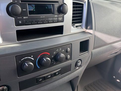 Used 2009 Dodge Ram 2500 Truck SLT w/ Popular Equipment Group image 9