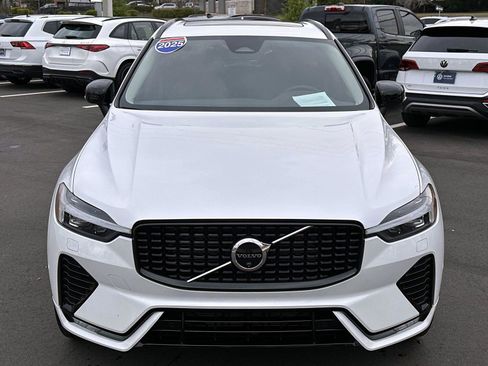 Certified 2025 Volvo XC60 B5 Plus image 8