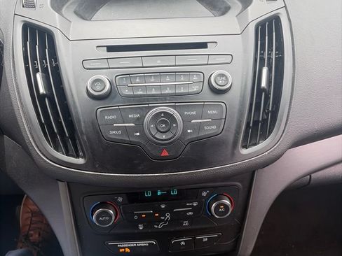 Used 2017 Ford Escape SE AWD/4WD image 9