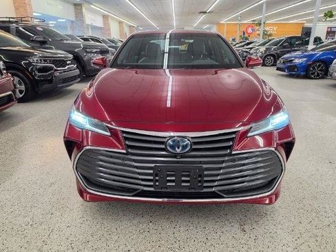 Used 2020 Toyota Avalon Limited w/ Advanced Safety Package FWD image 3