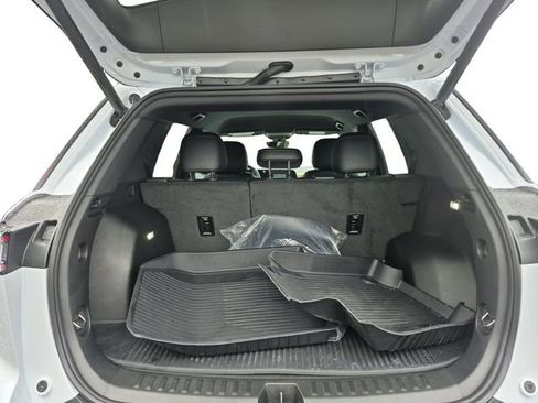 Used 2026 Chevrolet Equinox ACTIV w/ Safety and Technology Package AWD/4WD image 19