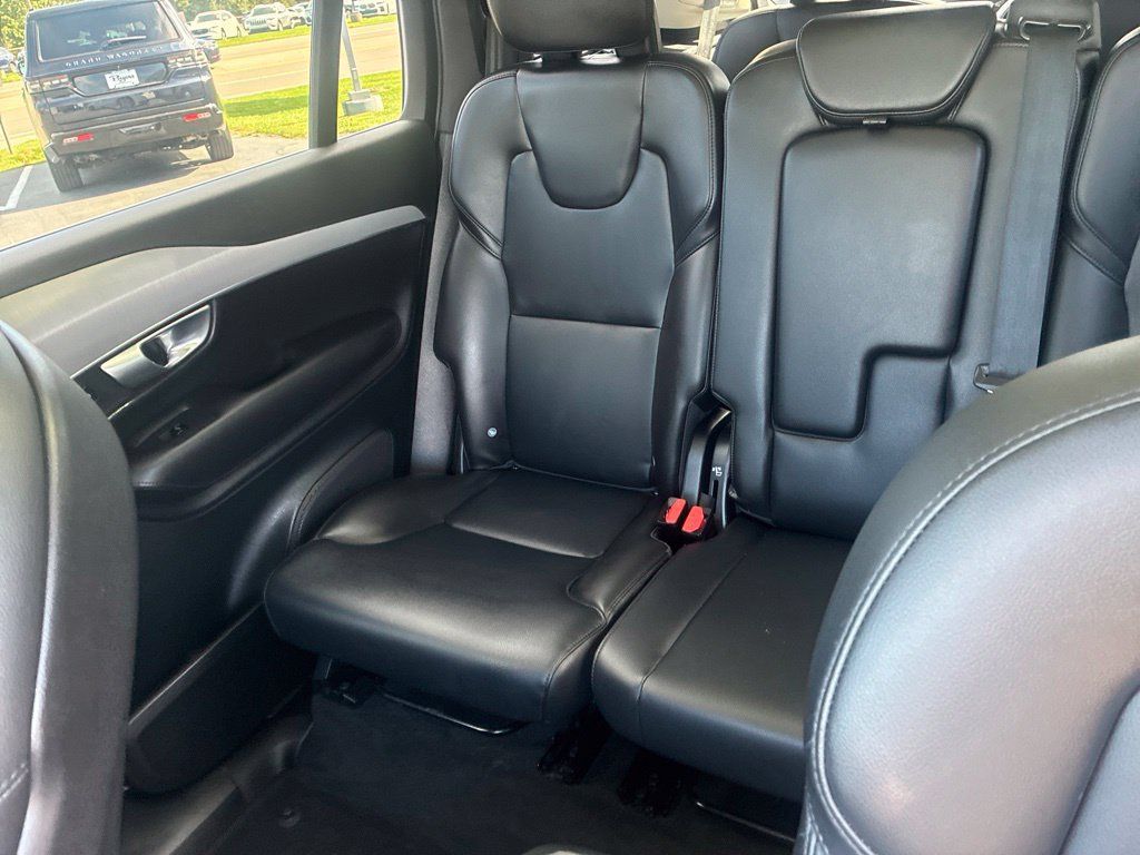 Certified 2024 Volvo XC90 B5 Core w/ Climate Package AWD/4WD image 12