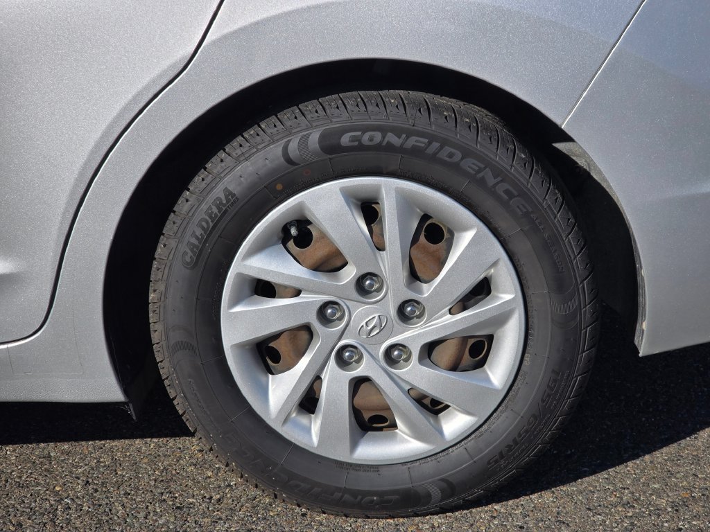 Used 2019 Hyundai Elantra SE FWD image 9