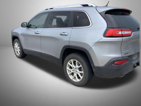 Used 2014 Jeep Cherokee Latitude w/ Cold Weather Group AWD/4WD image 2
