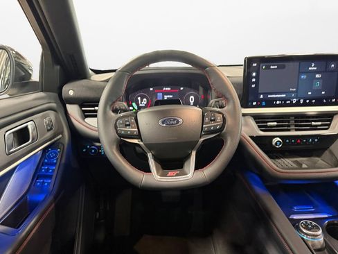 Used 2025 Ford Explorer ST AWD/4WD image 12