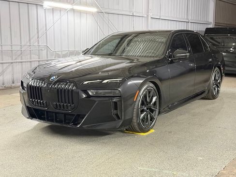 Used 2023 BMW i7 xDrive60 AWD/4WD image 15