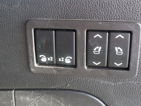 Used 2020 GMC Yukon XL Denali image 25