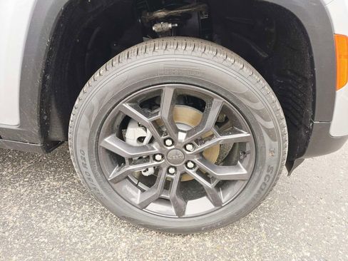 New 2025 Jeep Grand Cherokee Limited AWD/4WD image 17