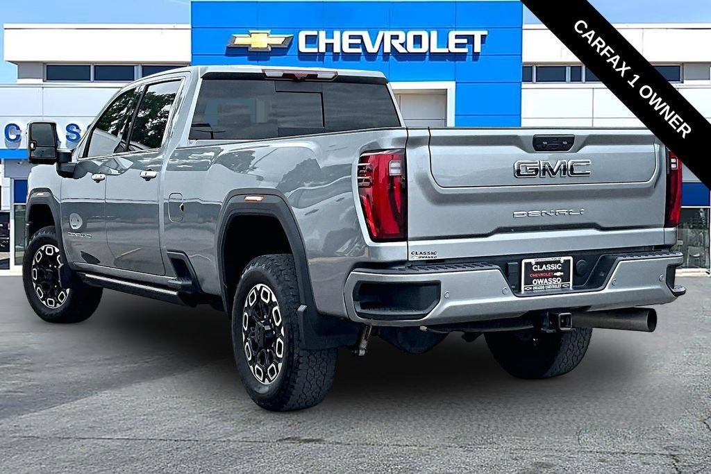 Used 2025 GMC Sierra 3500 Denali Ultimate AWD/4WD image 3