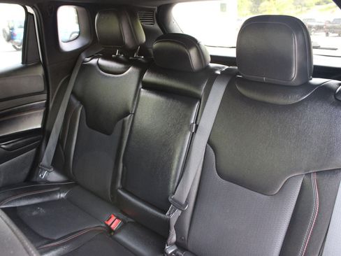 Used 2025 Jeep Compass Trailhawk AWD/4WD image 19