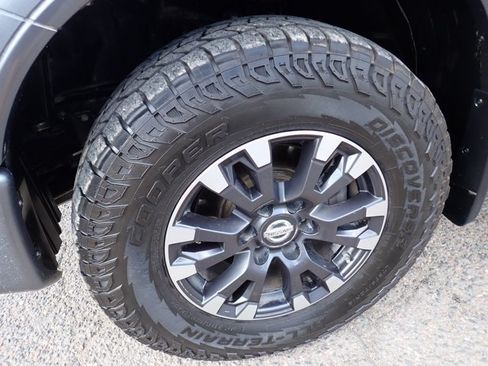 Used 2018 Nissan Titan PRO-4X w/ Pro-4x Convenience Package AWD/4WD image 7
