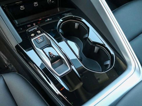 New 2025 Audi Q5 Premium image 23