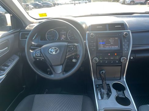 Used 2017 Toyota Camry LE FWD image 21