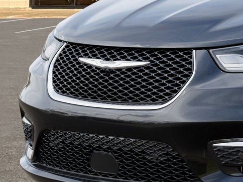 New 2026 Chrysler Pacifica Limited AWD/4WD image 11