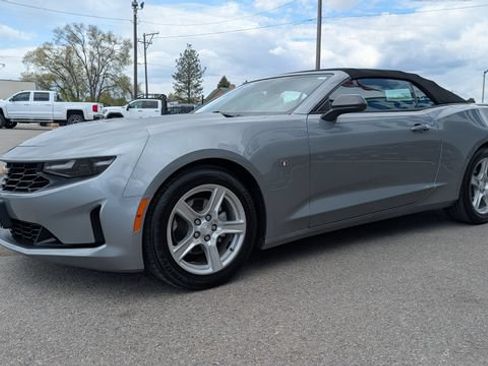 Used 2023 Chevrolet Camaro LT RWD image 3