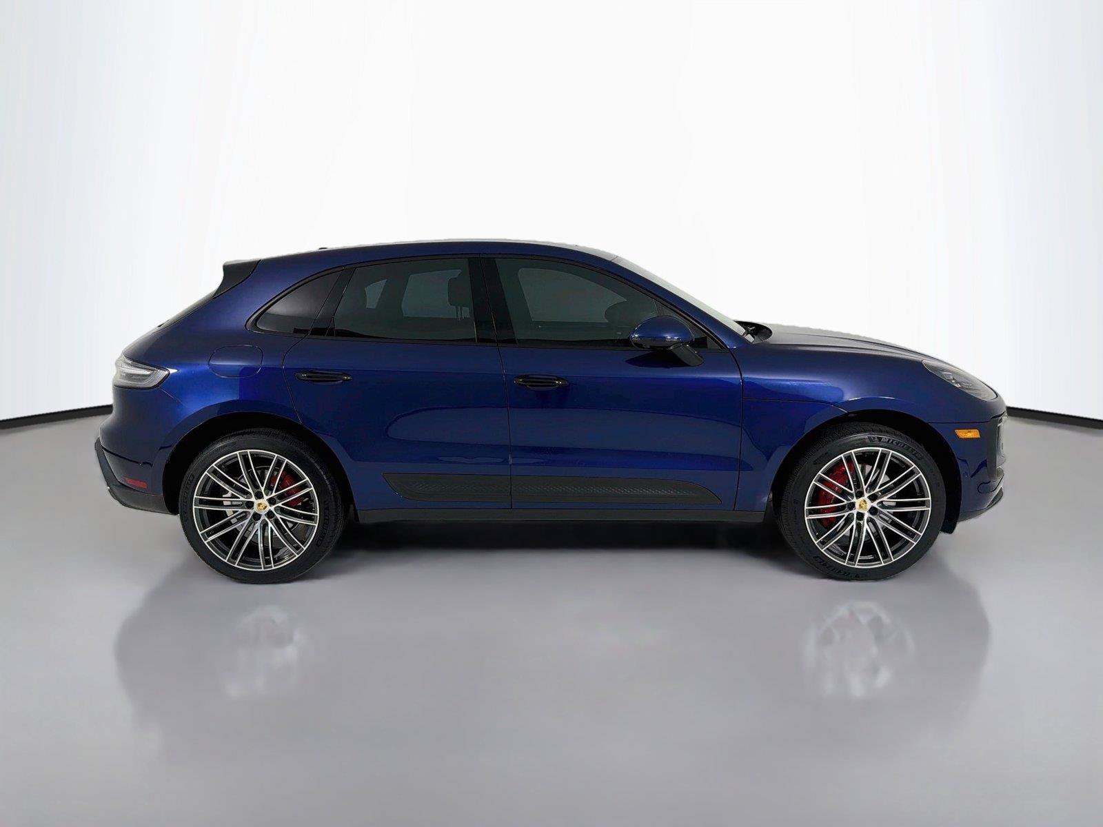Certified 2023 Porsche Macan S AWD/4WD image 29