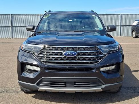 Used 2023 Ford Explorer XLT w/ Equipment Group 202A AWD/4WD image 2