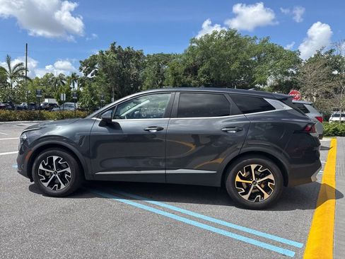 Used 2023 Kia Sportage EX image 10