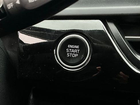 Used 2025 Kia Seltos S image 27