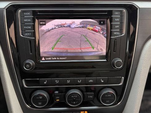 Used 2018 Volkswagen Passat 2.0T S image 15