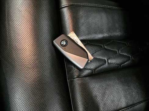 Used 2025 BMW X5 xDrive50e image 12