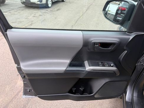 Used 2017 Toyota Tacoma SR5 w/ Tow Package image 13