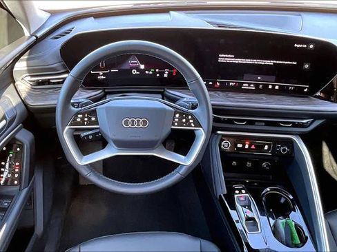 Used 2025 Audi Q5 Premium w/ Convenience Package AWD/4WD image 6