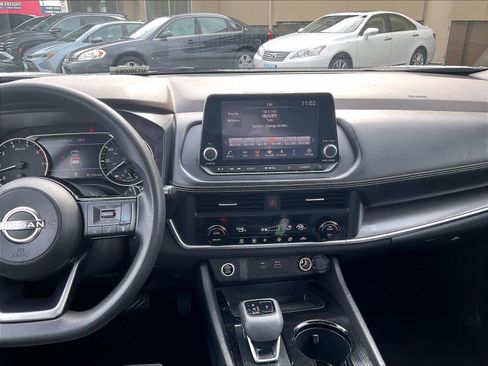 Certified 2023 Nissan Rogue SV image 18
