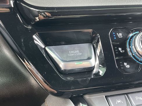 Used 2025 GMC Sierra 1500 AT4 image 17