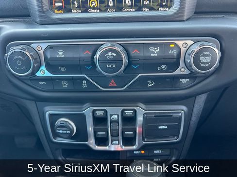 Used 2018 Jeep Wrangler Unlimited Sahara AWD/4WD image 19