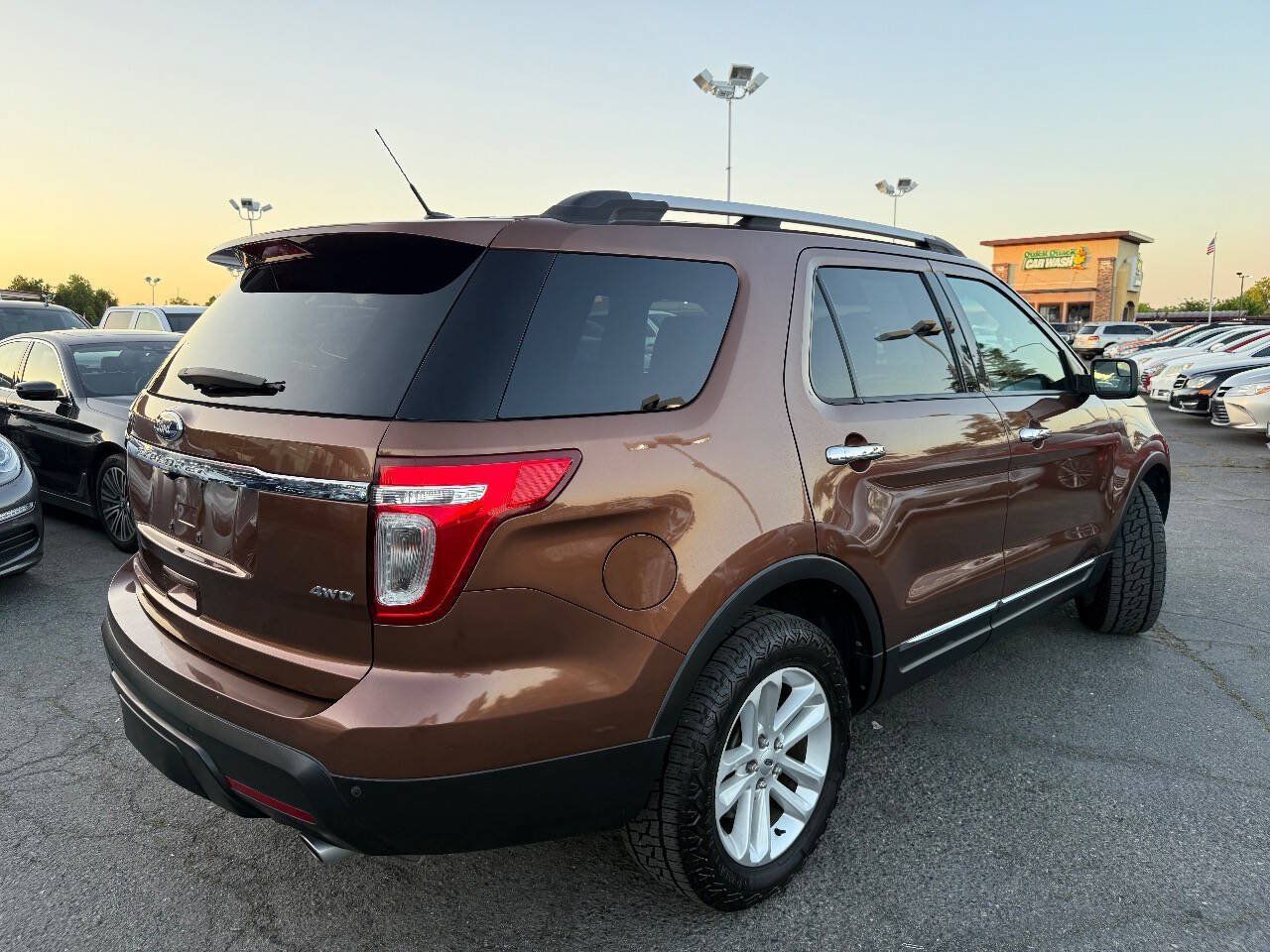 Used 2012 Ford Explorer XLT AWD/4WD image 7