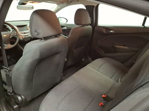 Used 2017 Chevrolet Cruze LT image 14
