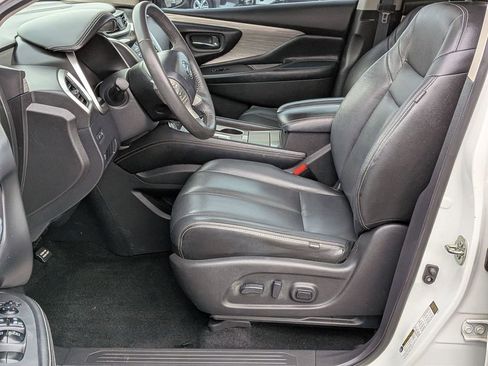 Used 2017 Nissan Murano SV w/ Premium Plus Package image 11