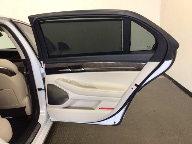Used 2017 Genesis G90 3.3T Premium RWD image 16