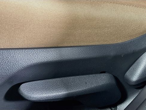 Used 2025 Toyota RAV4 LE AWD/4WD image 16