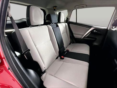 Used 2017 Toyota RAV4 XLE w/ Carpet Mat Package FWD image 20