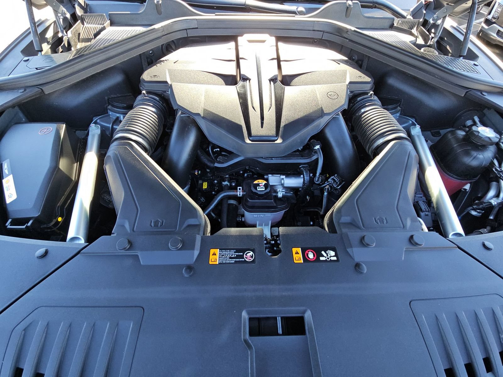 Certified 2025 Genesis GV80 3.5T Prestige AWD/4WD image 13