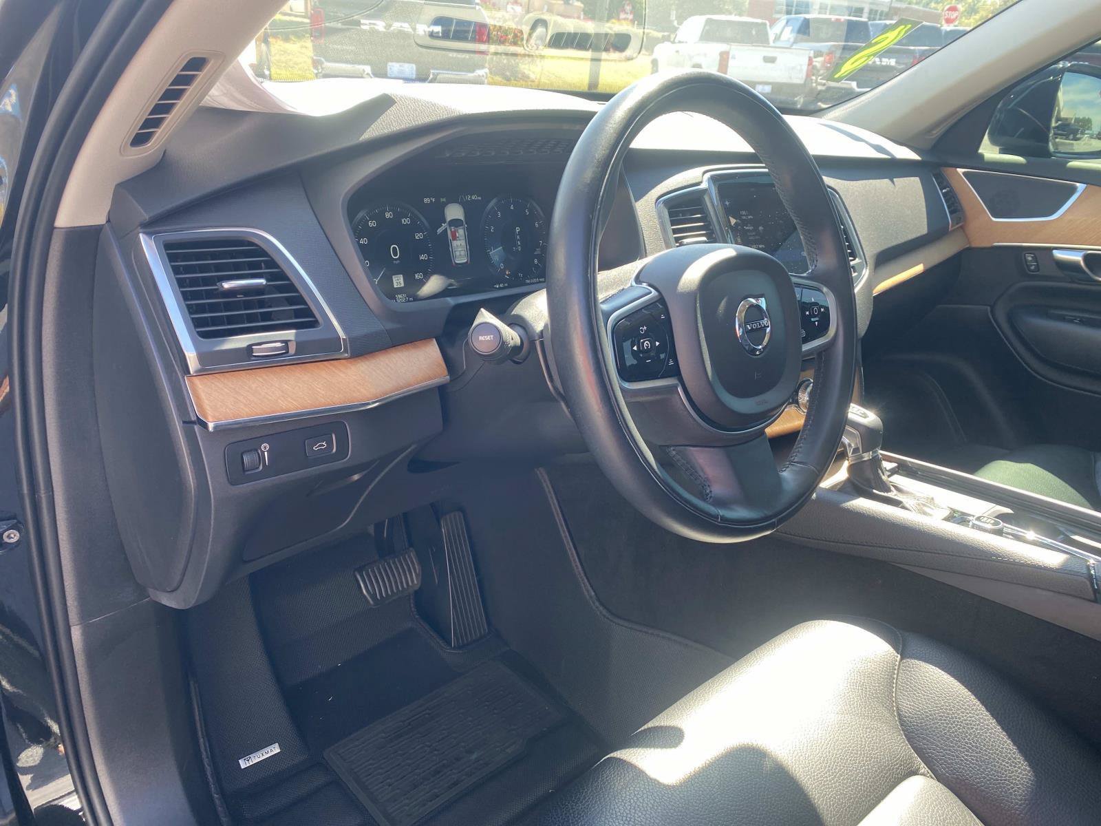 Used 2022 Volvo XC90 T6 Momentum w/ Climate Package AWD/4WD image 25