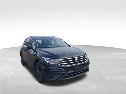 Used 2024 Volkswagen Tiguan SE image 5