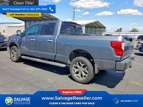 Used 2019 Nissan Titan SV w/ SV Convenience Package AWD/4WD image 3
