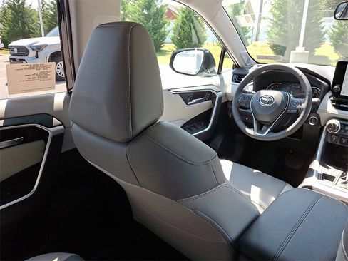 New 2025 Toyota RAV4 XLE Premium image 9