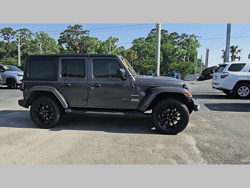Used 2021 Jeep Wrangler Unlimited Sahara w/ Dual Top Group AWD/4WD image 35