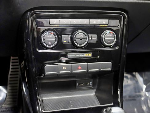 Used 2019 Volkswagen Beetle 2.0T Final Edition SEL image 22