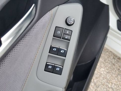 Used 2019 Toyota Avalon FWD image 16