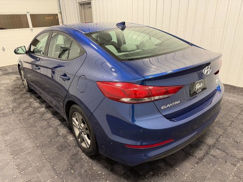 Used 2017 Hyundai Elantra SE image 4
