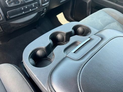 Used 2022 RAM 1500 Classic SLT w/ Electronics Convenience Group AWD/4WD image 34