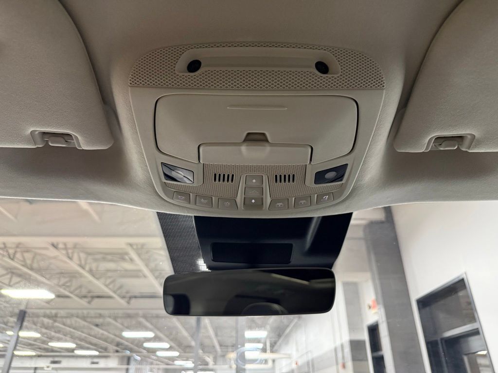 Used 2020 Lincoln Navigator Black Label w/ Cargo Convenience Package AWD/4WD image 16